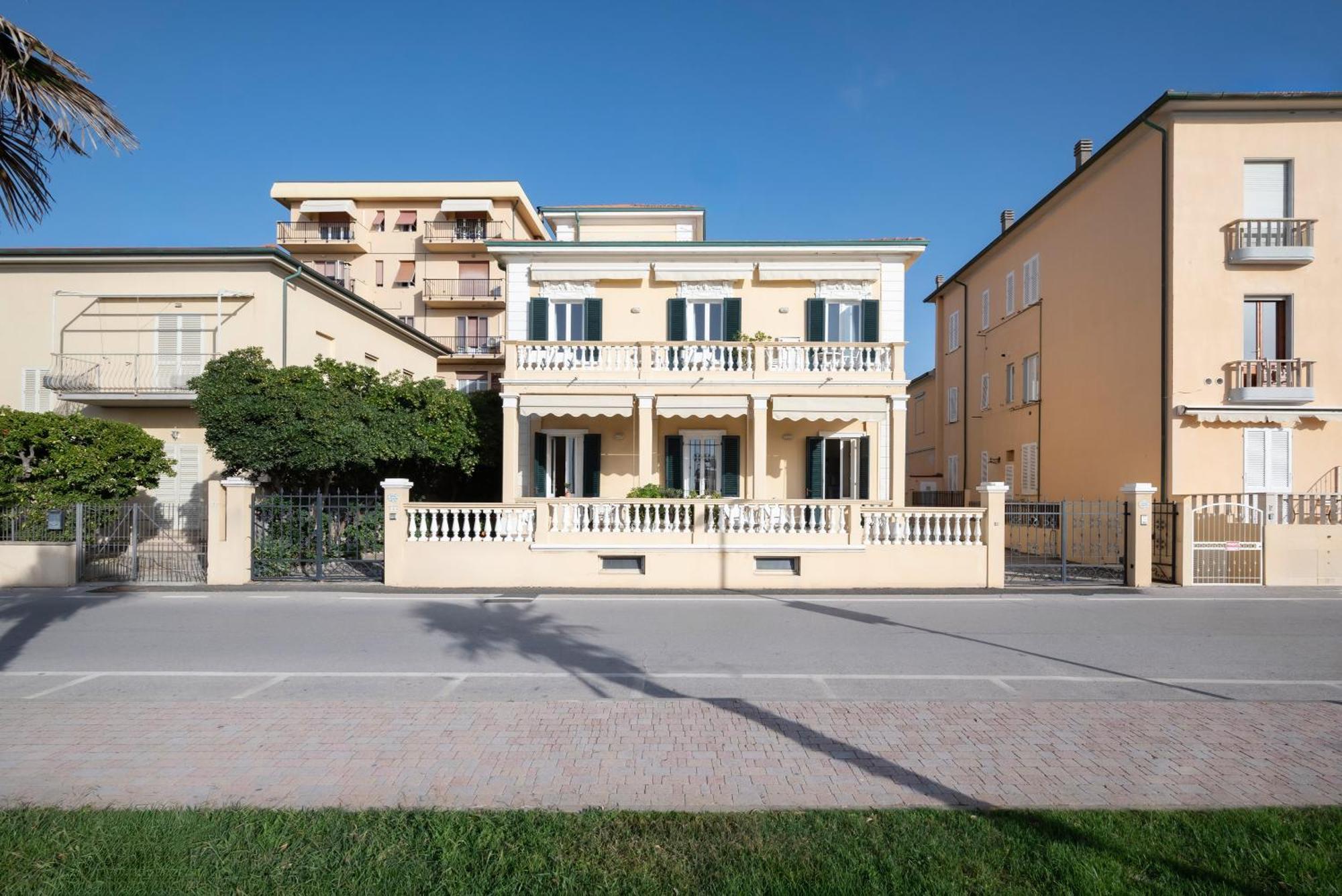 Villa Liberty San Vincenzo Bagian luar foto